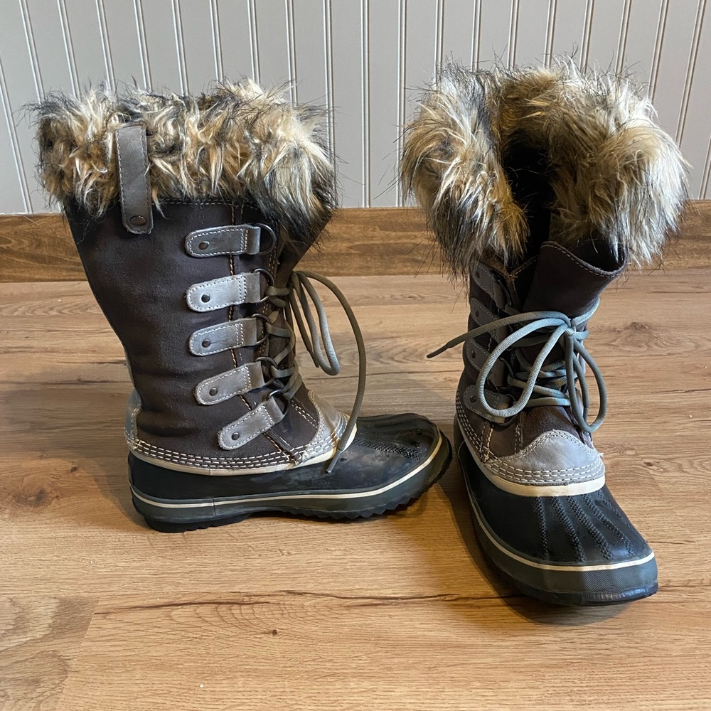 Sorel Joan of Arctic winter fur boots 7